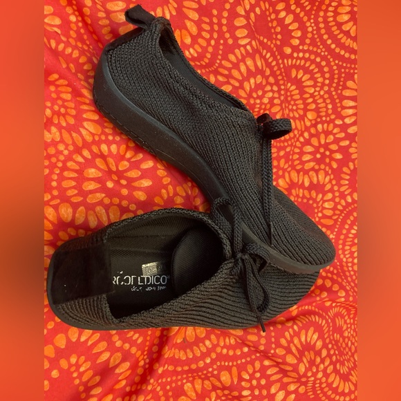 Arcopedico Women's Nylon Knit Shoe - Picture 3 of 6